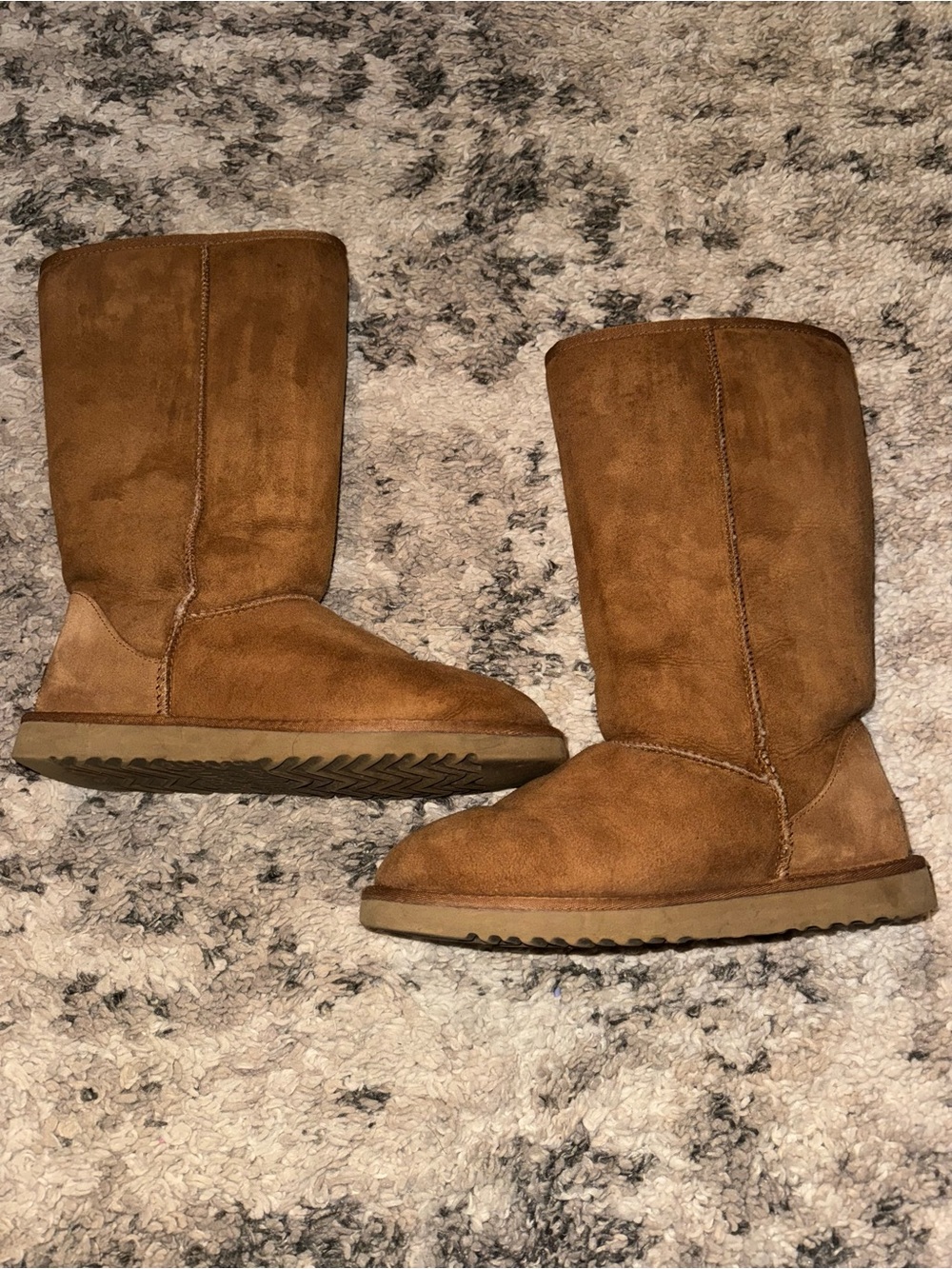 Women’s size 9 UGG boots - Picture 2 of 6